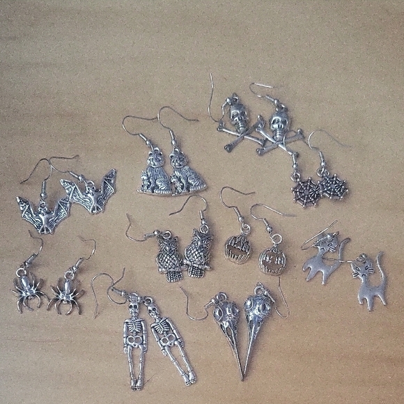 unknown Jewelry - Silver Halloween Themed Earrings Set
